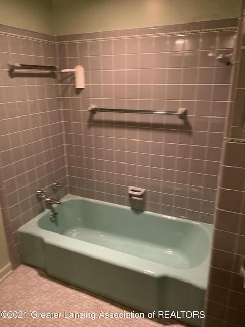 3925 Barton Rd, Lansing, MI 48917 photo 4