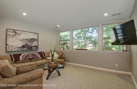 7796 Ashbrook Dr, Haslett, MI 48840 photo 28