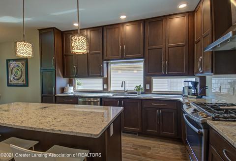 7796 Ashbrook Dr, Haslett, MI 48840 photo 14
