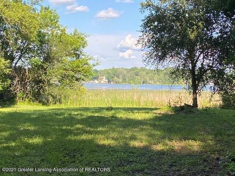 15560 Outer Dr, Bath, MI 48808 photo 5