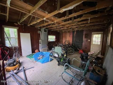 15560 Outer Dr, Bath, MI 48808 photo 4