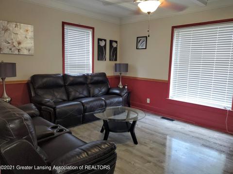 303 W Scott St, Grand Ledge, MI 48837 photo 12