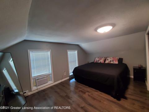 303 W Scott St, Grand Ledge, MI 48837 photo 18