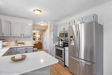 1522 Waxwing Dr, Dewitt, MI 48820 photo 9
