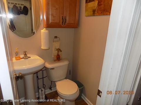 1724 Maisonette Dr, Lansing, MI 48911 photo 10