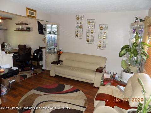 1724 Maisonette Dr, Lansing, MI 48911 photo 6