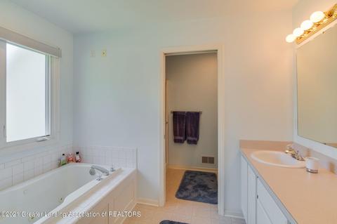 3190 Crofton Dr, Dewitt, MI 48820 photo 23