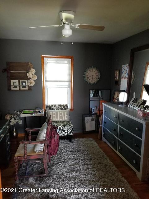 528 N Main St, Fowler, MI 48835 photo 4