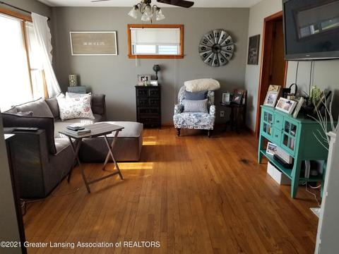 528 N Main St, Fowler, MI 48835 photo 8