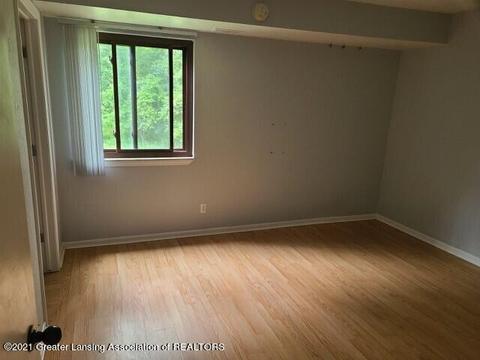 1747 Maple Ridge Rd #09, Haslett, MI 48840 photo 7