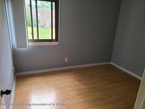 1747 Maple Ridge Rd #09, Haslett, MI 48840 photo 9