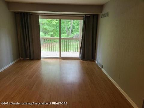 1747 Maple Ridge Rd #09, Haslett, MI 48840 photo 5