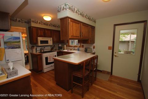 1010 W Geneva Dr, Dewitt, MI 48820 photo 9