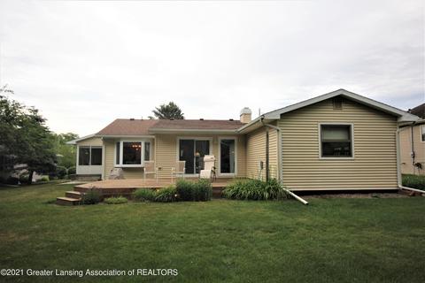 1010 W Geneva Dr, Dewitt, MI 48820 photo 2