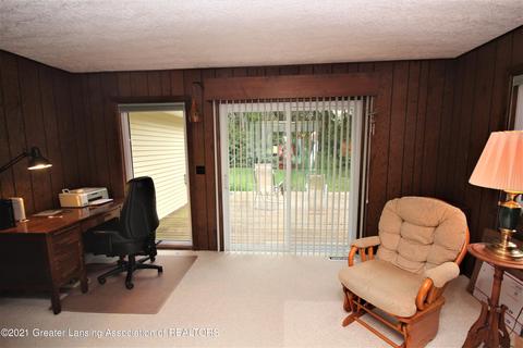 1010 W Geneva Dr, Dewitt, MI 48820 photo 5