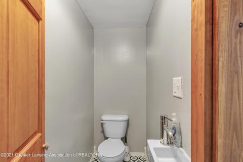 201 E Mount Hope Ave, Lansing, MI 48910 photo 22