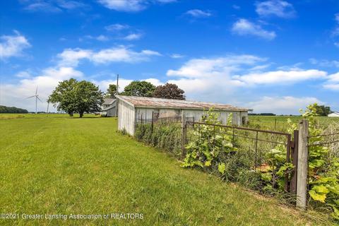1611 S Baldwin Rd, Ithaca, MI 48847 photo 4