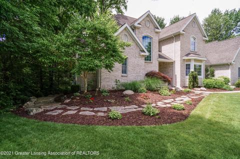 5587 White Ash Ln, Haslett, MI 48840 photo 3