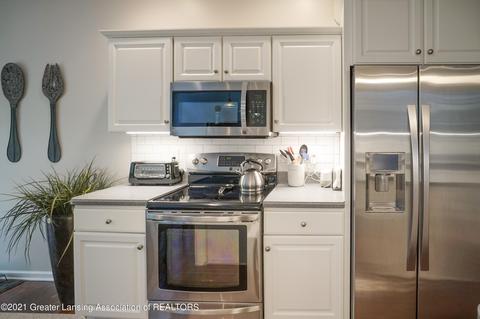 5587 White Ash Ln, Haslett, MI 48840 photo 30