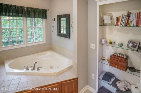 5587 White Ash Ln, Haslett, MI 48840 photo 45