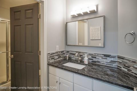 5587 White Ash Ln, Haslett, MI 48840 photo 60