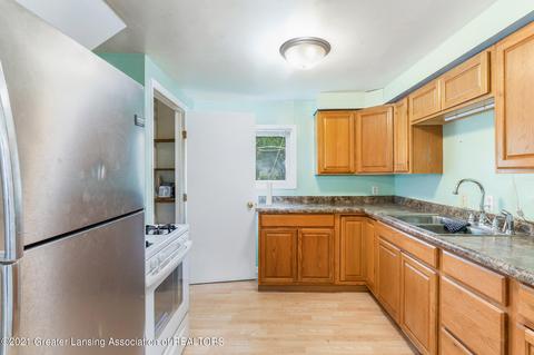 1345 Bennett Rd, Lansing, MI 48906 photo 11