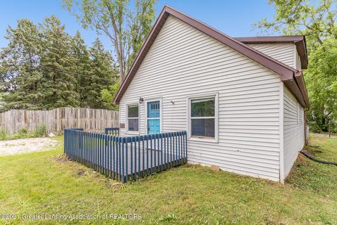 1345 Bennett Rd, Lansing, MI 48906 photo 3