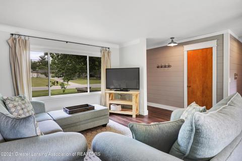 1401 W Webb Rd, Dewitt, MI 48820 photo 6