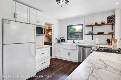 1401 W Webb Rd, Dewitt, MI 48820 photo 9