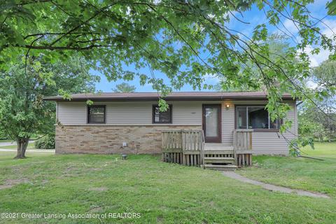 1401 W Webb Rd, Dewitt, MI 48820 photo 2