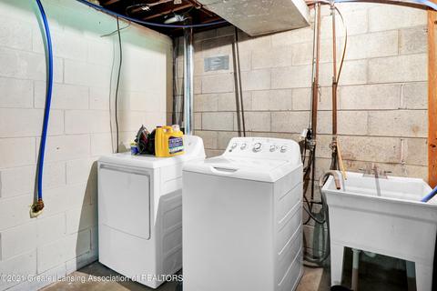 1401 W Webb Rd, Dewitt, MI 48820 photo 22
