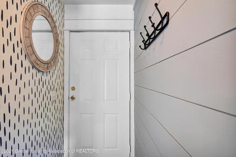 1401 W Webb Rd, Dewitt, MI 48820 photo 4