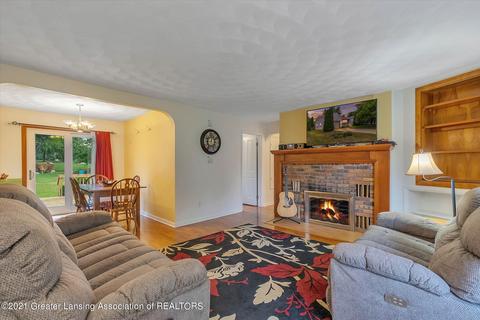 1354 W Webb Rd, Dewitt, MI 48820 photo 5