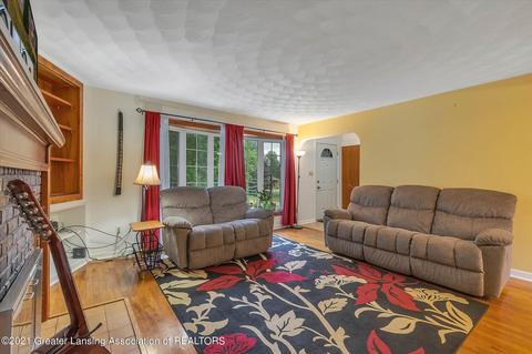 1354 W Webb Rd, Dewitt, MI 48820 photo 6