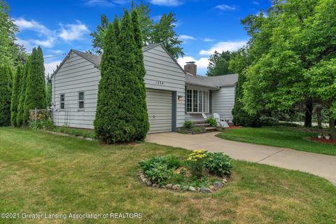 1354 W Webb Rd, Dewitt, MI 48820 photo 2