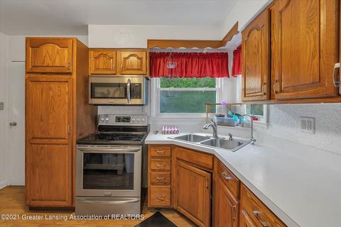 1354 W Webb Rd, Dewitt, MI 48820 photo 10