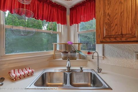 1354 W Webb Rd, Dewitt, MI 48820 photo 11