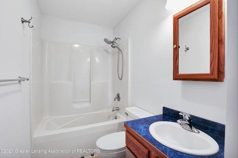 401 W Rolfe St, Perry, MI 48872 photo 23