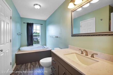401 W Rolfe St, Perry, MI 48872 photo 14