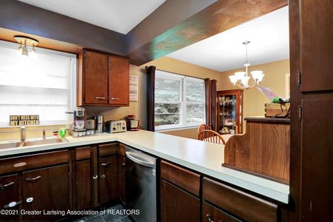 3000 Lyons Ave, Lansing, MI 48910 photo 8