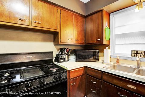 3000 Lyons Ave, Lansing, MI 48910 photo 6