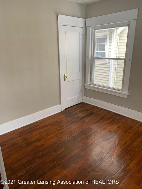 1137 E Malcolm X St, Lansing, MI 48912 photo 9