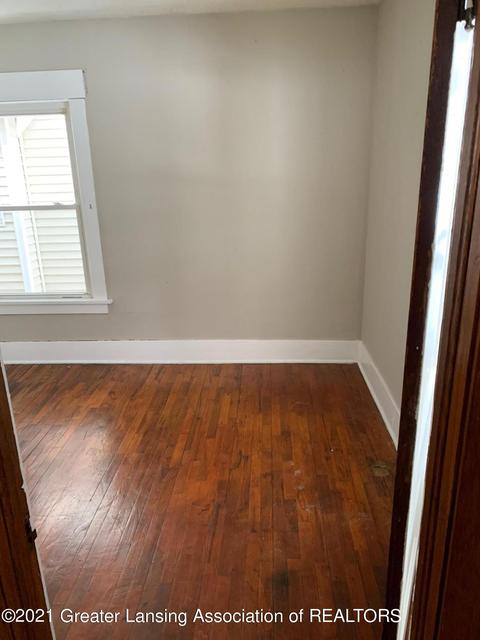 1137 E Malcolm X St, Lansing, MI 48912 photo 8