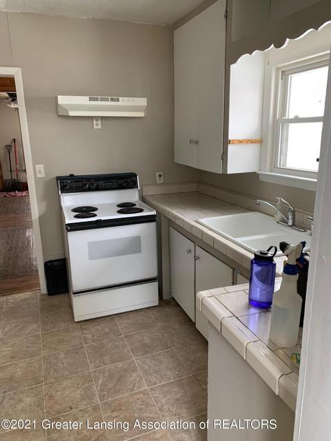 1137 E Malcolm X St, Lansing, MI 48912 photo 6
