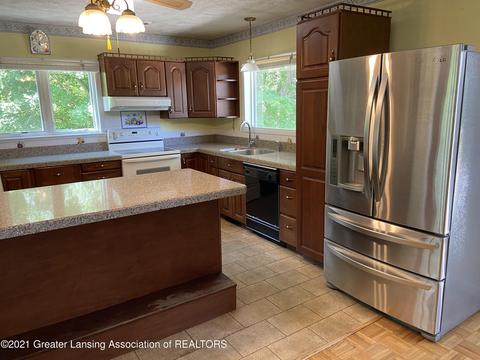 15500 Peacock Rd, Haslett, MI 48840 photo 4