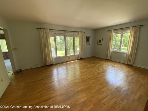 15500 Peacock Rd, Haslett, MI 48840 photo 2