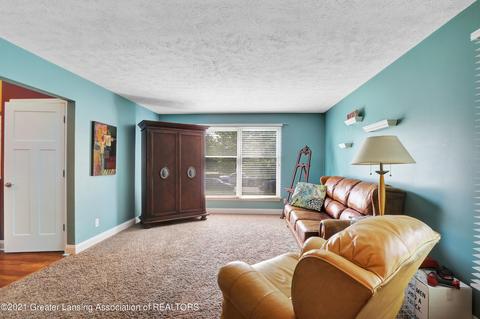 201 Windy Rush Ln, Dewitt, MI 48820 photo 5