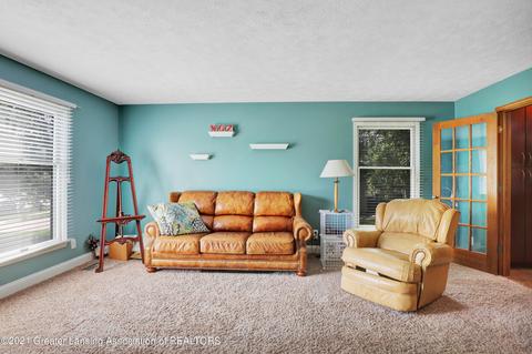 201 Windy Rush Ln, Dewitt, MI 48820 photo 4