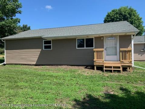 7071 Island Hwy, Eaton Rapids, MI 48827
