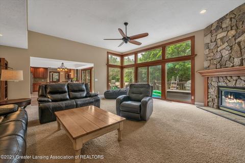 8100 Casandra Ln, Haslett, MI 48840 photo 4